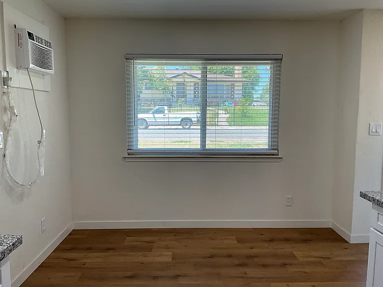 5448 Mona Way — Photo 4