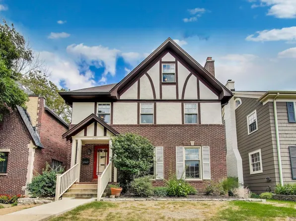 2747 Garrison Ave, Evanston, IL 60201