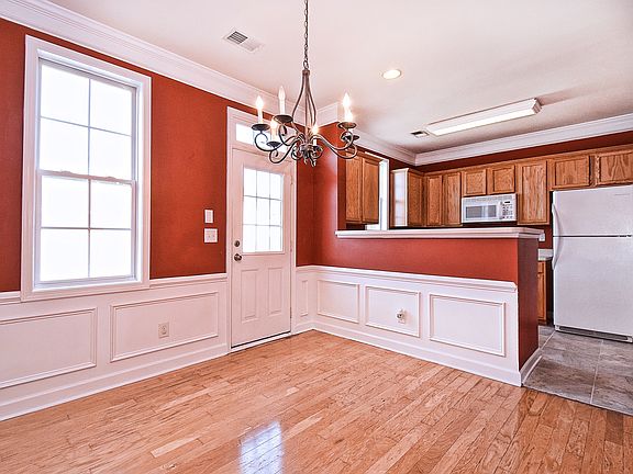 4th image of 200 Welton Way