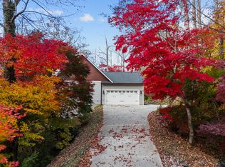 20 Stone Crest Mountain Dr, Black Mountain, NC 28711