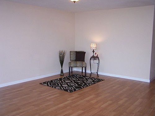 4th image of 10111 47th Ave SW
