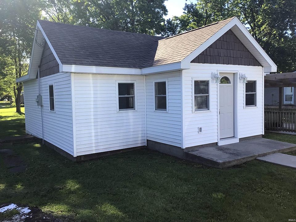 1st image of 208 S Waldron St