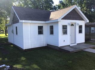 208 S Waldron St, Medaryville, IN 47957