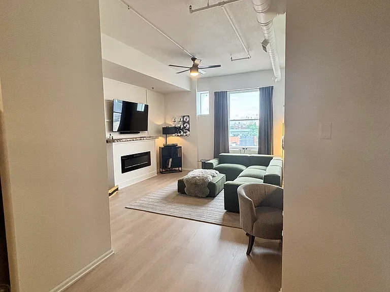 122 N 11th St #401 — Photo 9