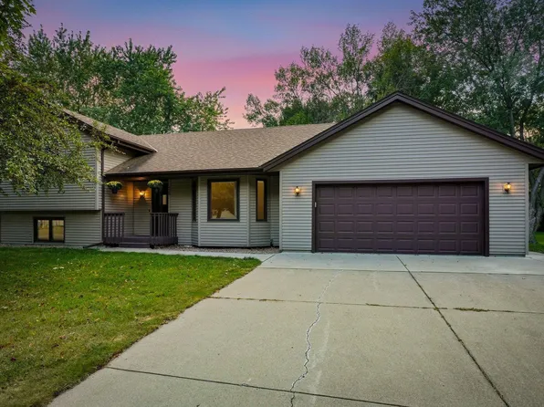 330 Shady Ridge Rd NW, Hutchinson, MN 55350