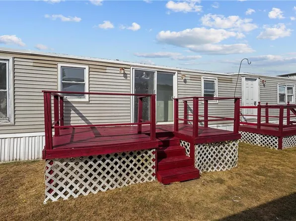 11 East Dr, Rumford, RI 02916