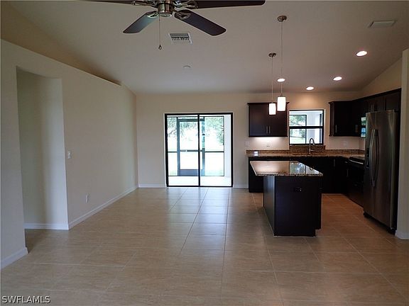 3rd image of 1115 SE 13th Place Cpe