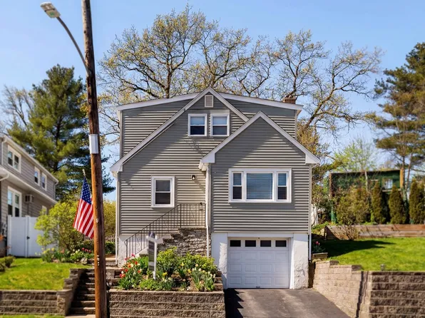 15 Vogel St, West Roxbury, MA 02132