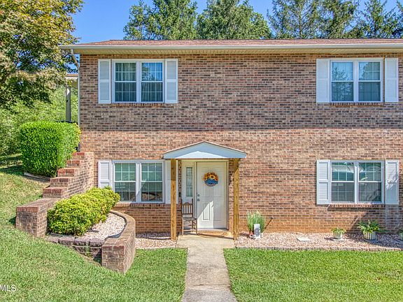 2nd image of 6 Eleven Estates Dr