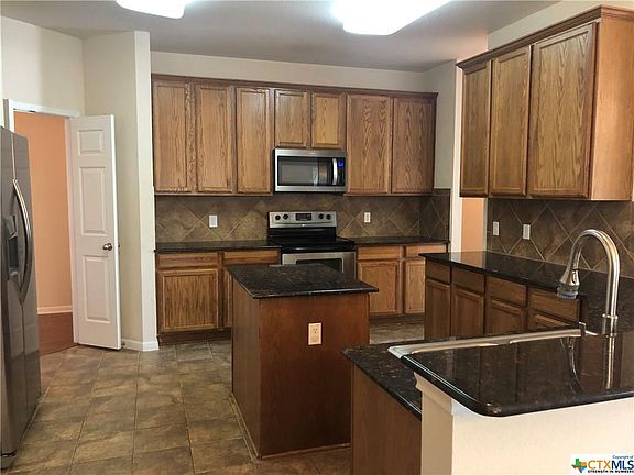 5th image of 308 Crowfoot Dr