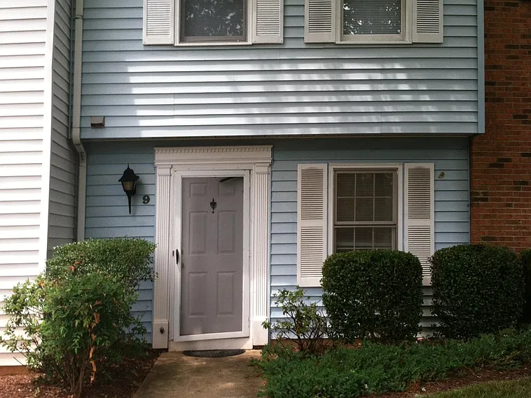 9 Astor Ct — Photo 6