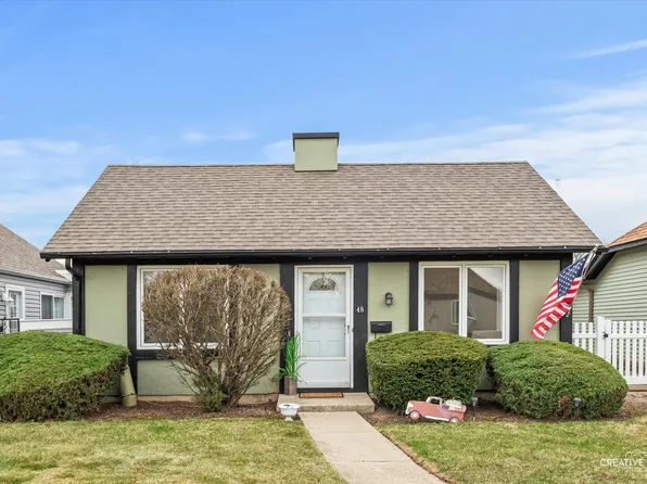 48 Garden Dr, Montgomery, IL 60538