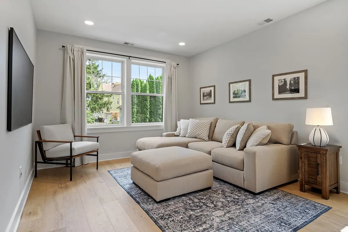 1 bed, 900 sqft, $3,000 — Photo 2