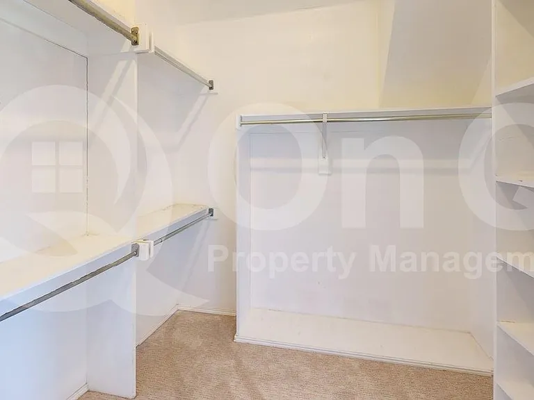11281 Balcones Dr — Photo 24