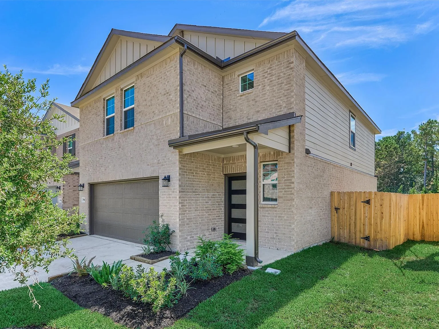 3 bed, 2.5 bath, 1952 sqft, $2,500 — Photo 3