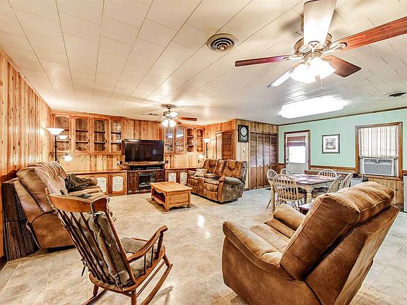 3rd image of 210 Bourg Dr