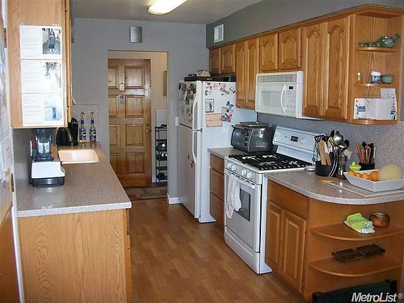 4th image of 1206 McKinley Dr