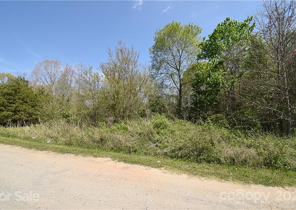 1st image of 216 Fieldcrest Dr