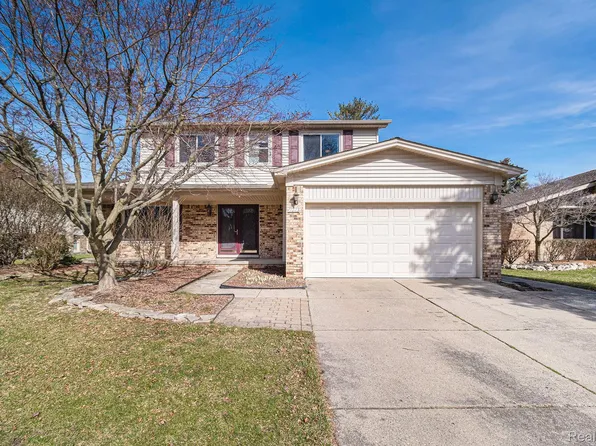 1223 Chaucer Dr, Troy, MI 48083
