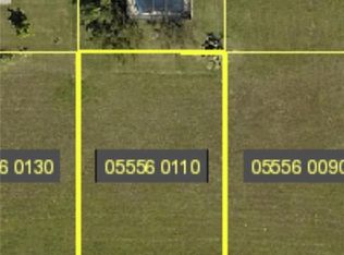 905 Jacaranda Pkwy E, Cape Coral, FL 33909
