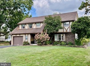 1805 Roan Dr, Warrington, PA 18976
