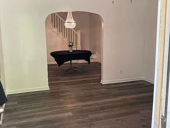 4th image of 245 E Lorado Ave