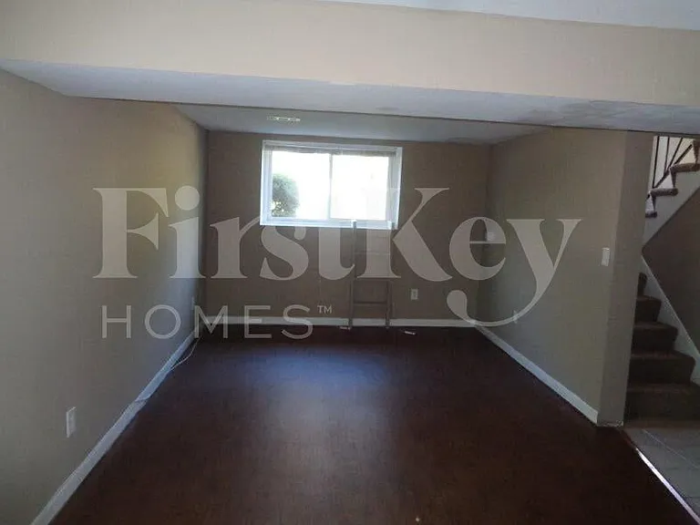 381 E Montana Ave — Photo 10