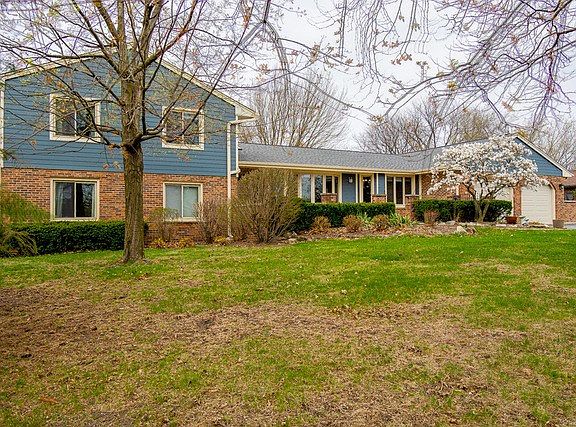2nd image of 11 Piper Ln