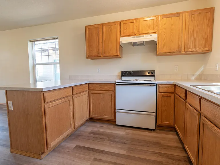 444 NE Stanton St #7 — Photo 5