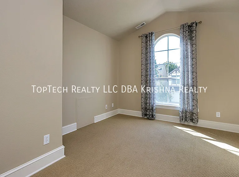 12649 NW Bayonne Ln — Photo 10