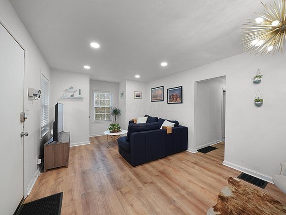 4th image of 1006 Chambers Cir