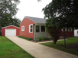 4516 Benton St NE, Cedar Rapids, IA 52402