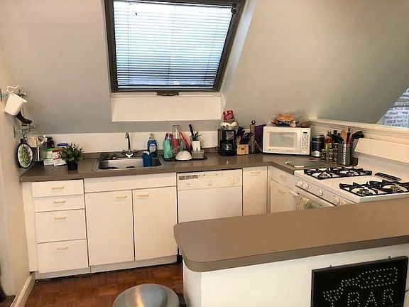 3rd image of 1149 W Waveland Ave APT 3