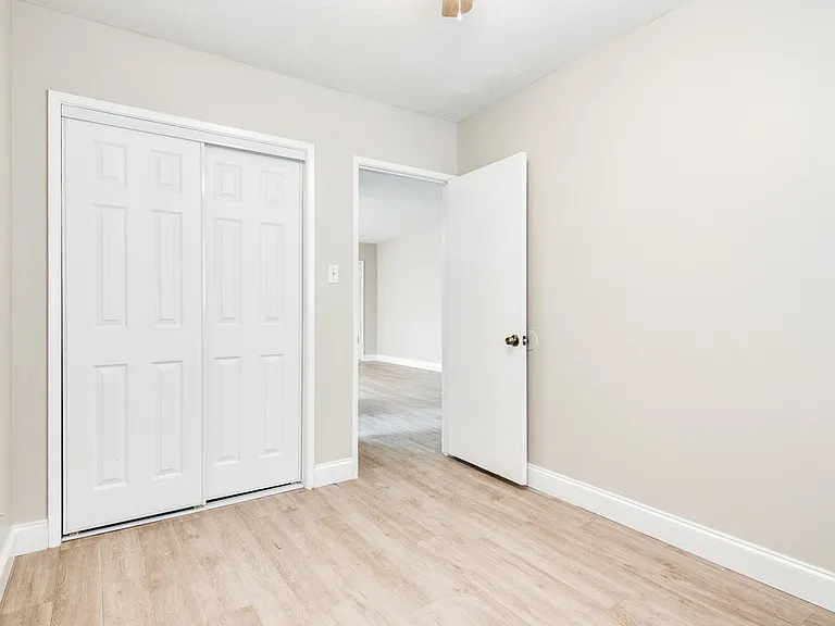 107 S Gomez Ave #C — Photo 15