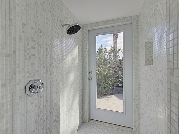5th image of 1083 E Padua Way