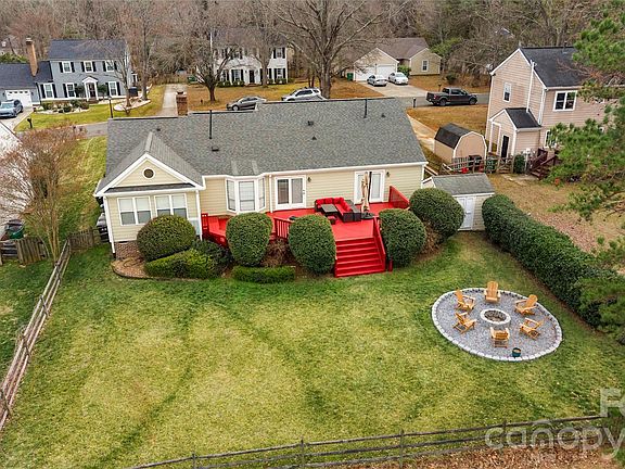 3rd image of 8615 Golf Ridge Dr