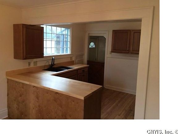 2nd image of 412 Brooklea Dr