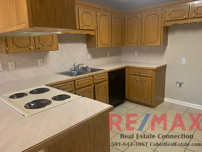 35 Reno Dr — Photo 6