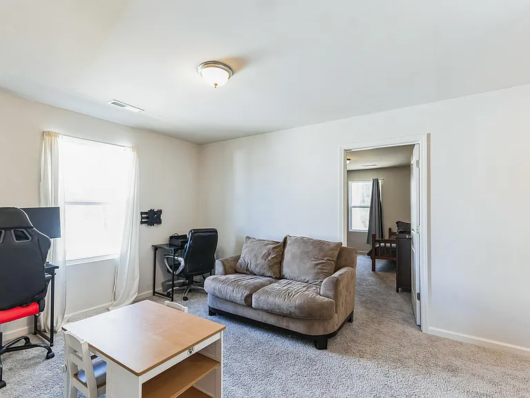 1253 Manor Dr — Photo 17