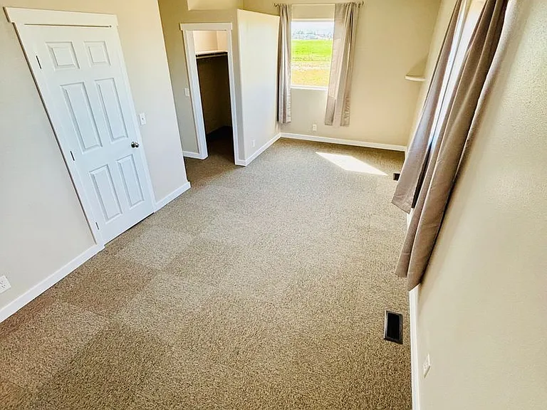 3211 Legacy Loop — Photo 10