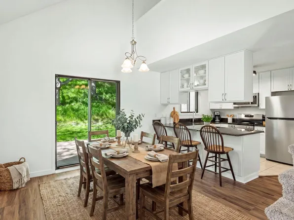 11574 Scotch Pine Ct, Eden Prairie, MN 55344