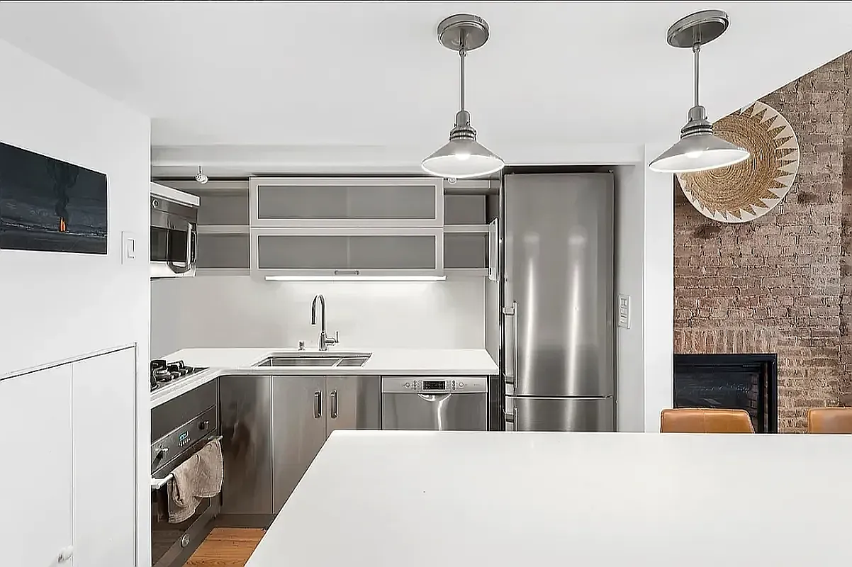 217 West 14th Street — Photo 4