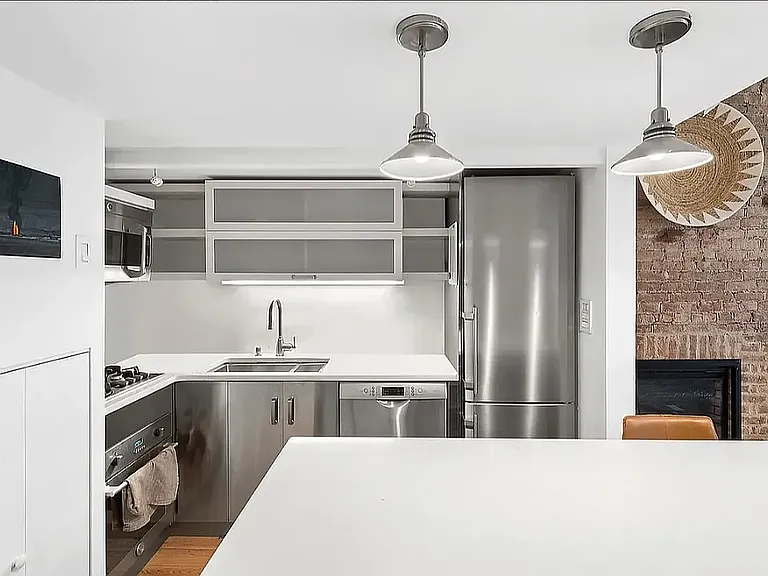 217 W 14th St #2F — Photo 4