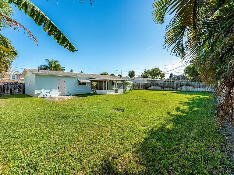 406 N Neptune Dr — Photo 31