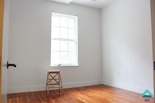 Rented by EXR | media 72