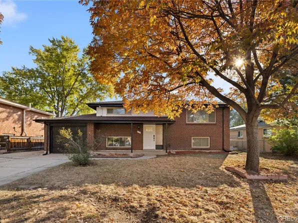 860 Newcombe Street, Lakewood, CO 80215