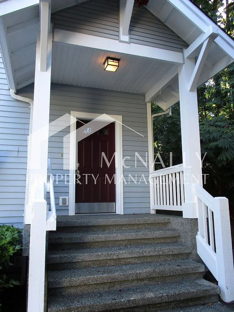 Spacious 3-Bedroom Home with Greenbelt Views & 2-Car Garage — Photo 2
