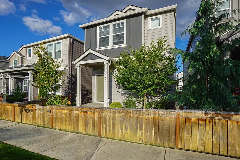 3 bed, 2.5 bath, 1369 sqft, $2,750 — Photo 1