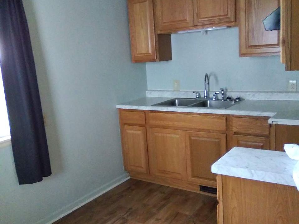 2nd image of 1848 Yates Ave