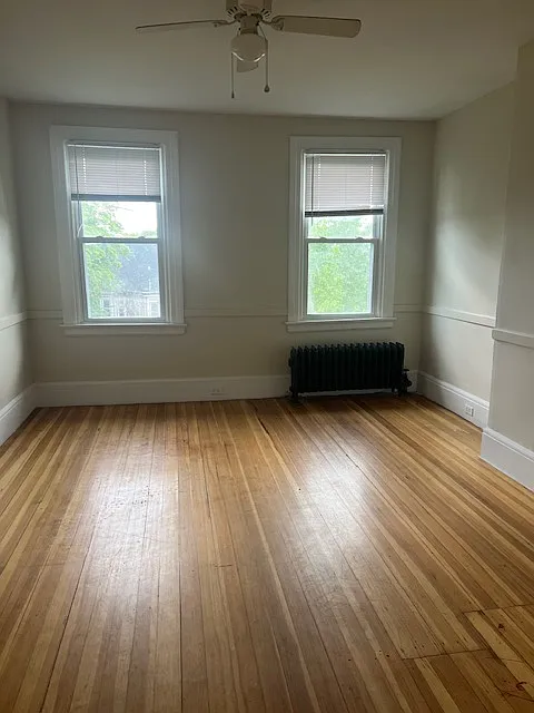 3 bed, 1.5 bath, 1660 sqft, $2,100 — Photo 2
